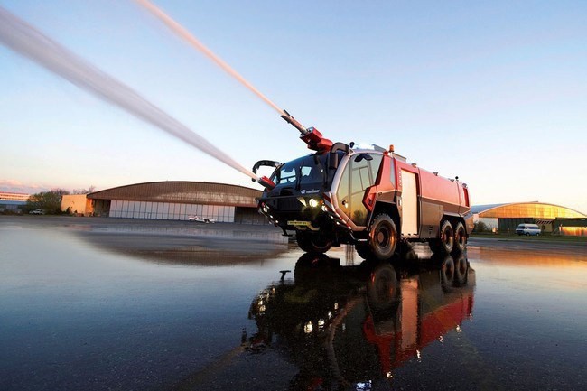 Sieu xe cuu hoa Rosenbauer Panther 6x6 gia 22 ty tai VN-Hinh-3